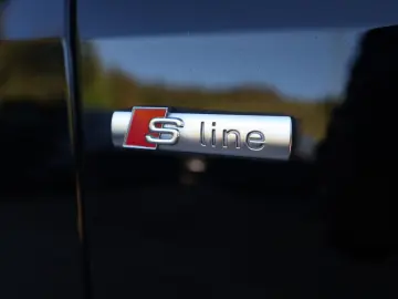AUDI A8L 60 TFSIe lang FULL-EXCLUSIVE   UPE 190.975 -