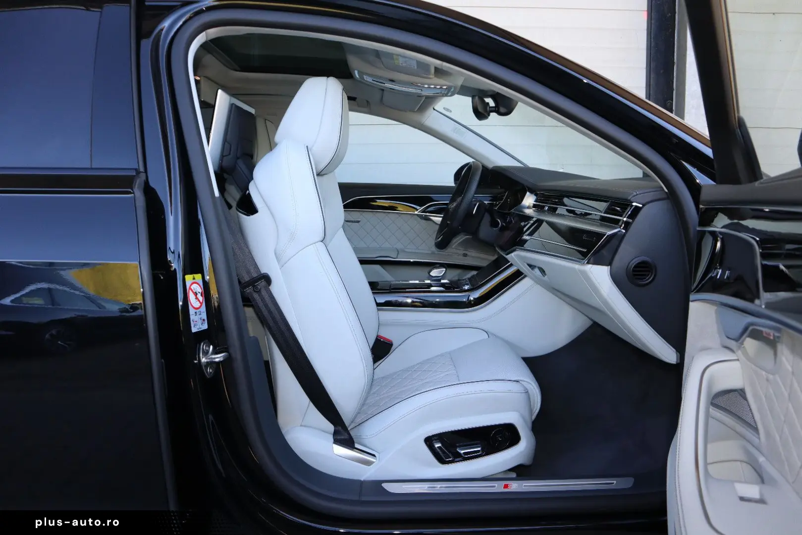 AUDI A8L 60 TFSIe lang FULL-EXCLUSIVE   UPE 190.975 -