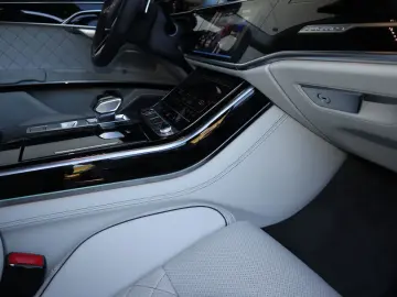 AUDI A8L 60 TFSIe lang FULL-EXCLUSIVE   UPE 190.975 -