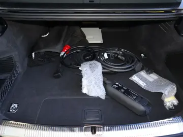 AUDI A8L 60 TFSIe lang FULL-EXCLUSIVE   UPE 190.975 -