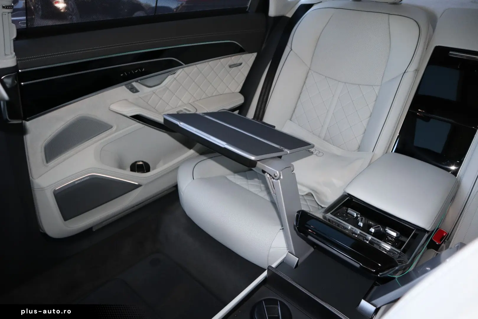 AUDI A8L 60 TFSIe lang FULL-EXCLUSIVE   UPE 190.975 -