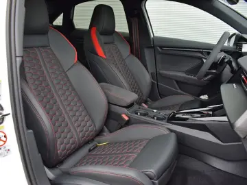 AUDI RS 3 Limo qu S-tr.  Matrix Pano SONOS Navi RüKam