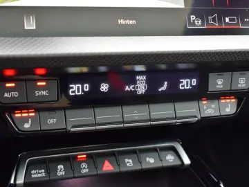 AUDI RS 3 Limo qu S-tr.  Matrix Pano SONOS Navi RüKam