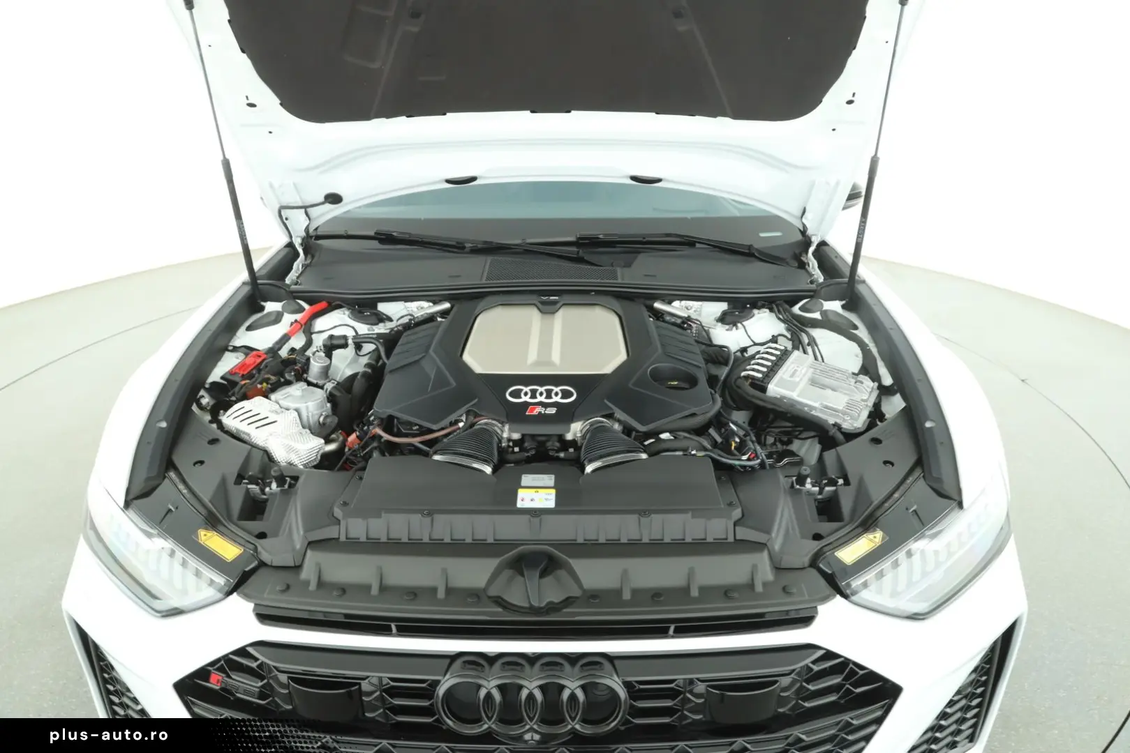 AUDI RS6 Avant TFSI quattro performance AHK   PANO