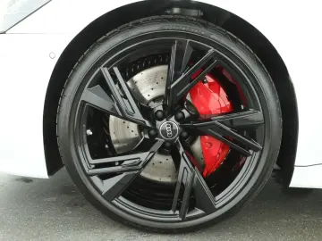 AUDI RS6 Avant TFSI quattro performance AHK   PANO