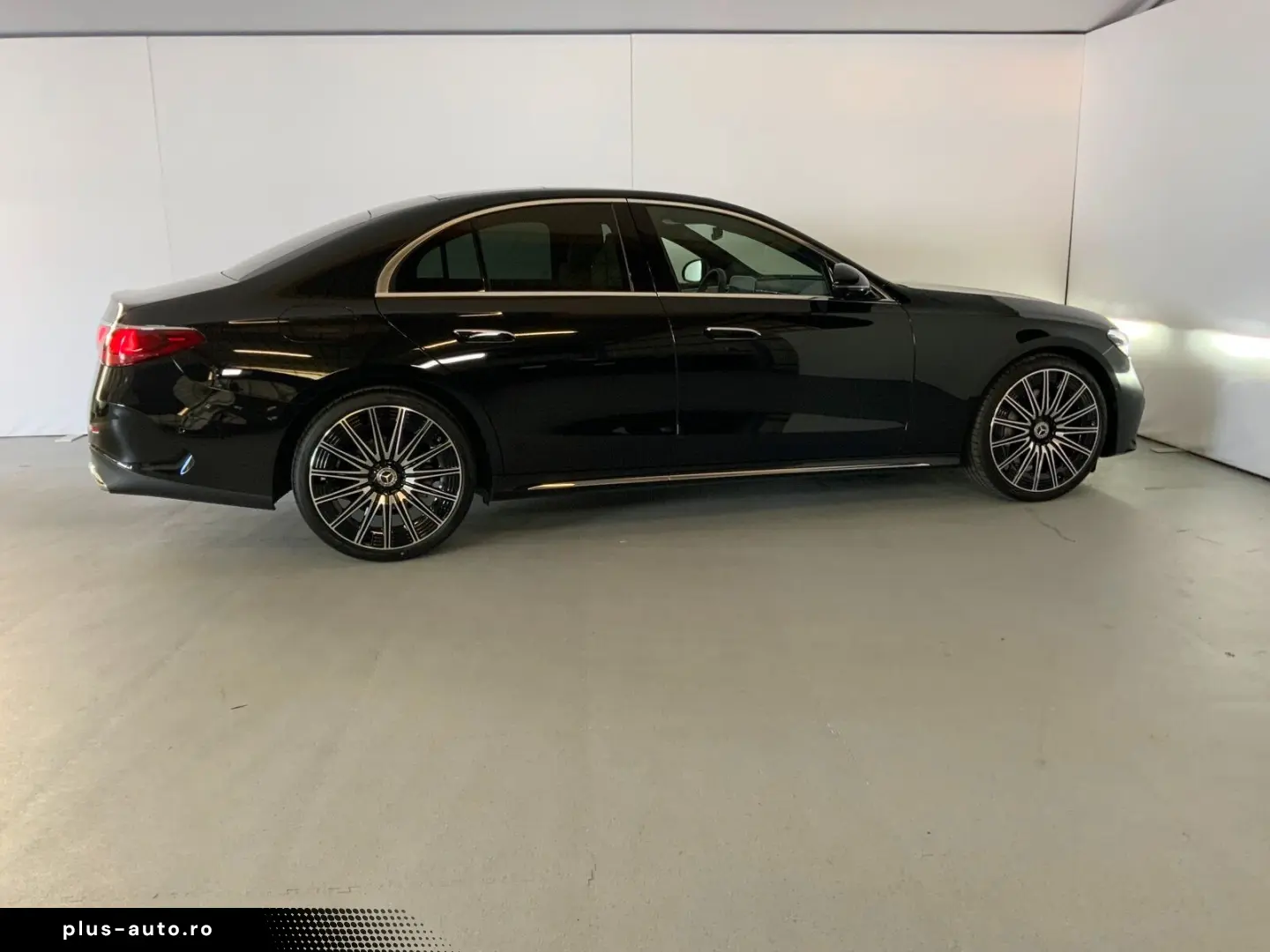 MERCEDES-BENZ E 200 AMG Pano 21  Burm4D Akustik-Komfort