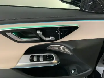 MERCEDES-BENZ E 200 AMG Pano 21  Burm4D Akustik-Komfort
