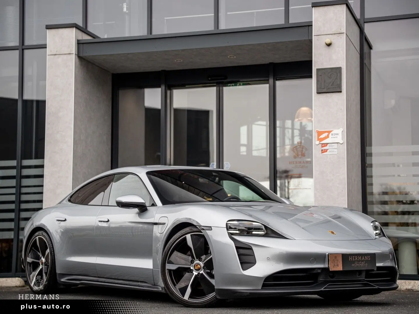PORSCHE Taycan Performance 94 kWh   Battery Plus   BOSE