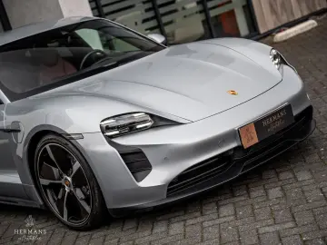PORSCHE Taycan Performance 94 kWh   Battery Plus   BOSE