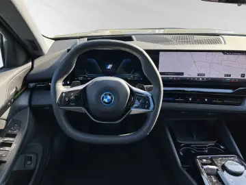 BMW 530e Pano Head-Up DA&PAProf. H K