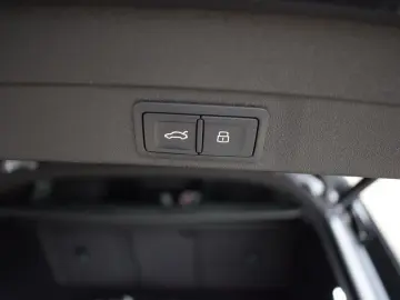AUDI A5 Avant eHybrid quattro  S-line AHK Pano Matrix