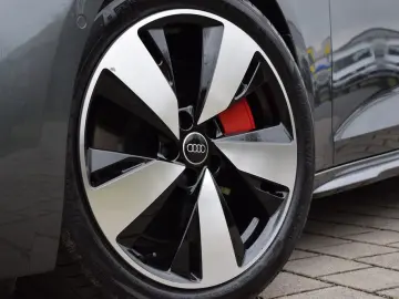 AUDI A5 Avant eHybrid quattro  S-line AHK Pano Matrix