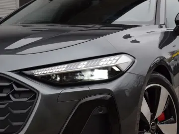 AUDI A5 Avant eHybrid quattro  S-line AHK Pano Matrix