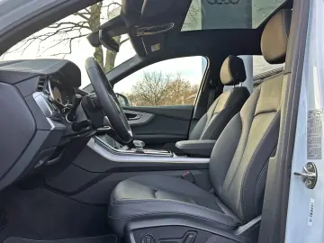 AUDI Q7 55TFSI qu S LINE BLACK HUD AHK PANO 7-SITZER
