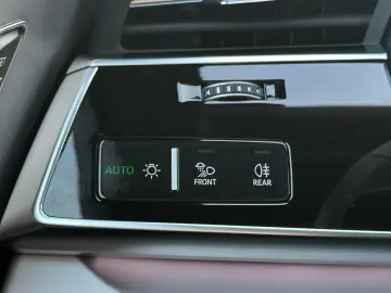 AUDI Q7 55TFSI qu S LINE BLACK HUD AHK PANO 7-SITZER