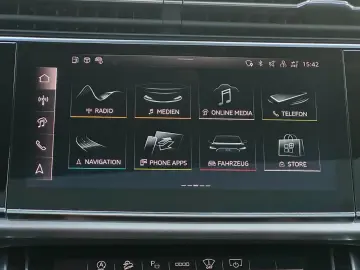AUDI Q7 55TFSI qu S LINE BLACK HUD AHK PANO 7-SITZER
