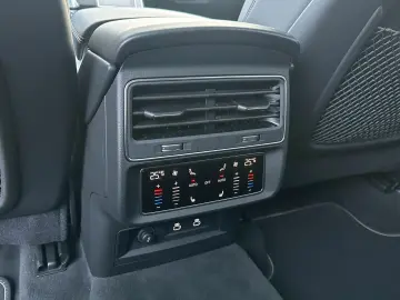 AUDI Q7 55TFSI qu S LINE BLACK HUD AHK PANO 7-SITZER