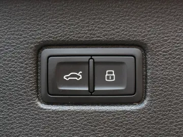AUDI Q7 55TFSI qu S LINE BLACK HUD AHK PANO 7-SITZER