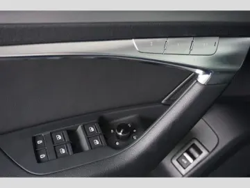 AUDI S6 Avant TDI quattro Pano Matrix ACC AHK UPE 100