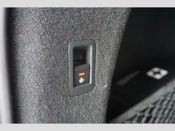 AUDI S6 Avant TDI quattro Pano Matrix ACC AHK UPE 100
