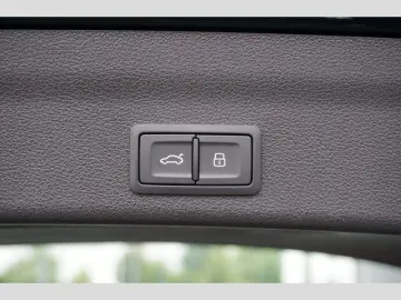 AUDI S6 Avant TDI quattro Pano Matrix ACC AHK UPE 100