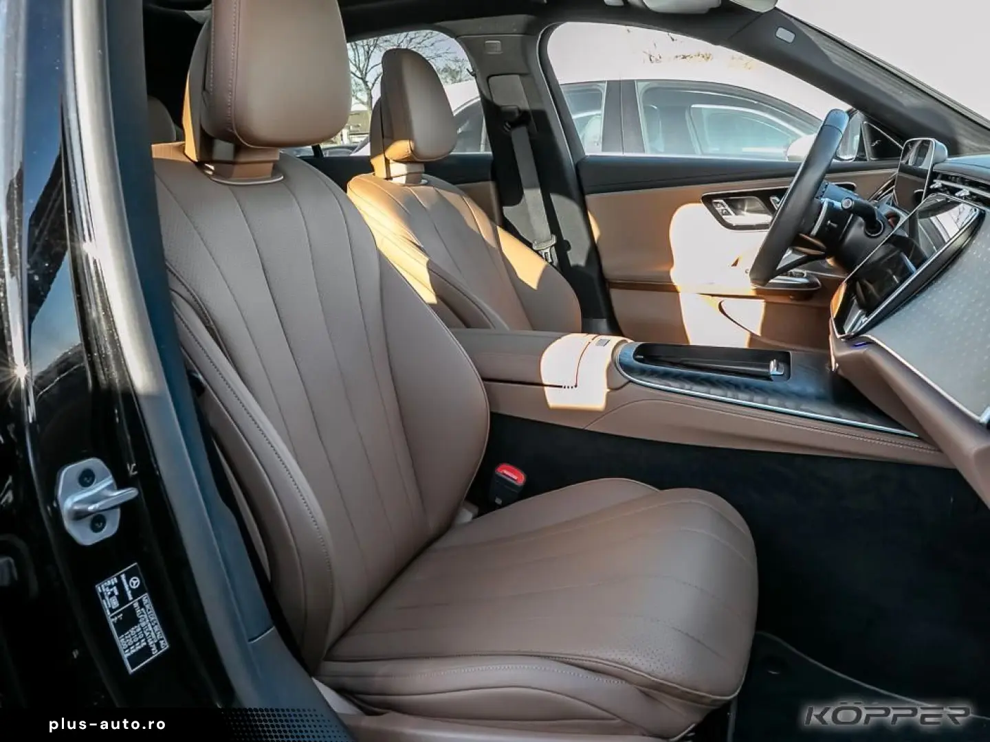 MERCEDES-BENZ E 300 de AMG Premium AHK Pano LED Distronic