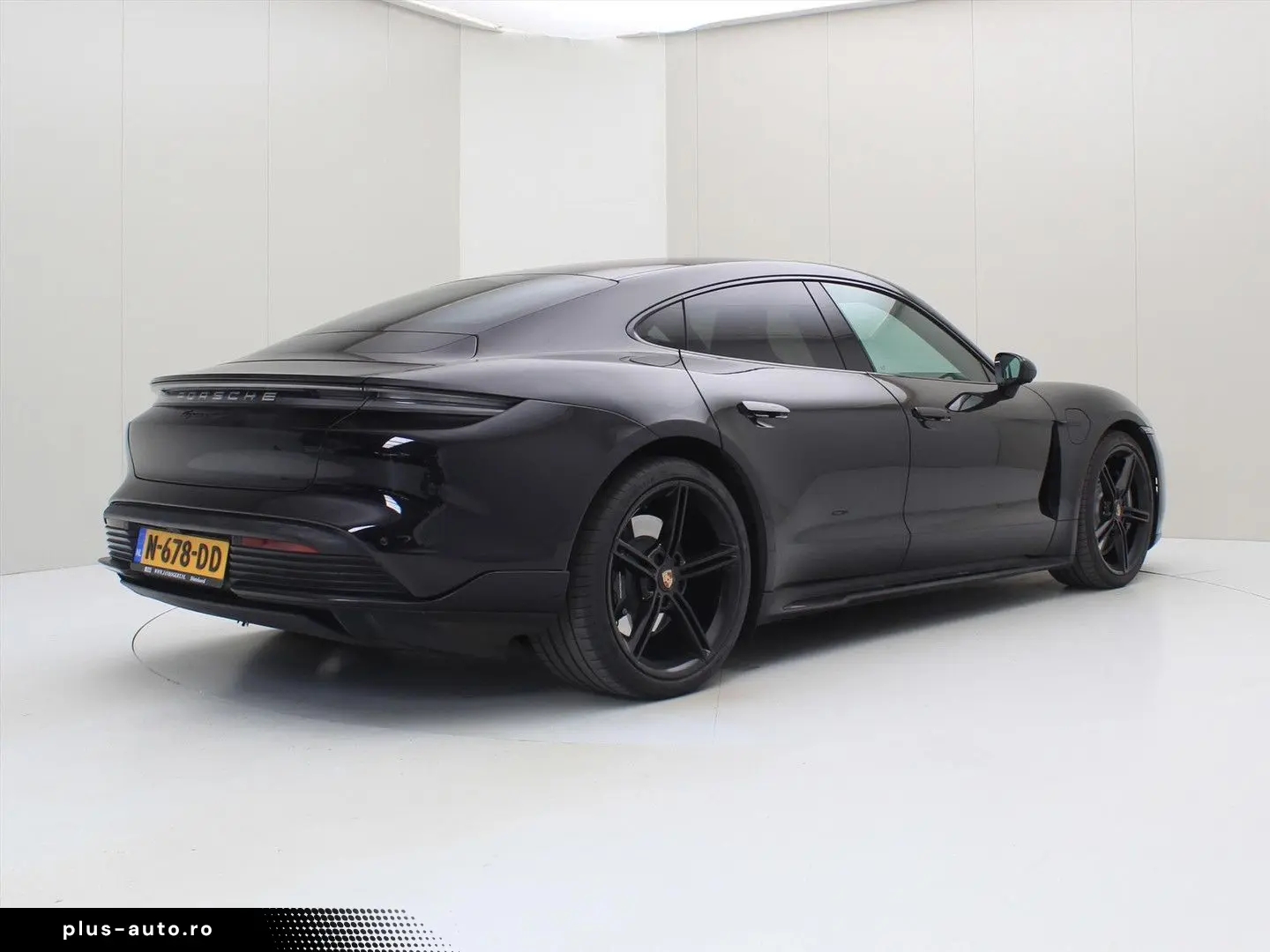 PORSCHE Taycan 4S Performance Plus 84kWh 563PK [ PANO CH