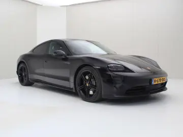 PORSCHE Taycan 4S Performance Plus 84kWh 563PK [ PANO CH