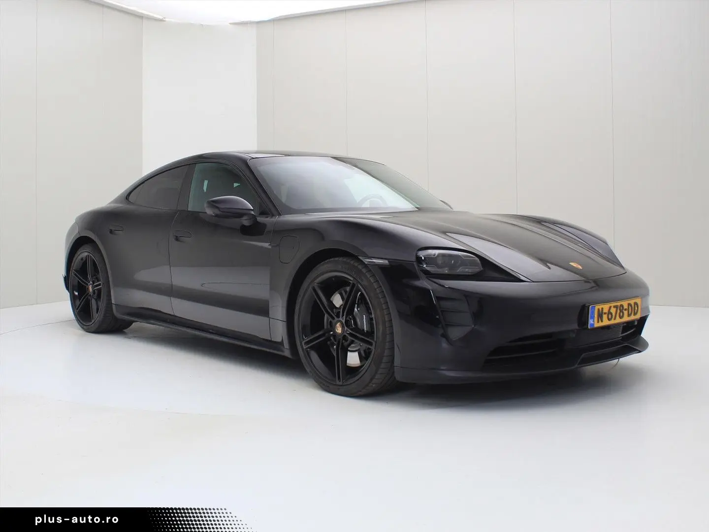 PORSCHE Taycan 4S Performance Plus 84kWh 563PK [ PANO CH