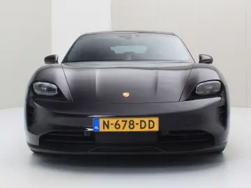 PORSCHE Taycan 4S Performance Plus 84kWh 563PK [ PANO CH