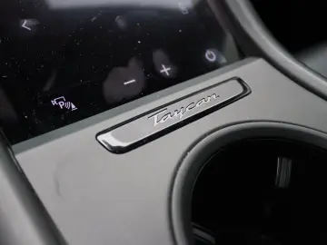 PORSCHE Taycan 4S Performance Plus 84kWh 563PK [ PANO CH