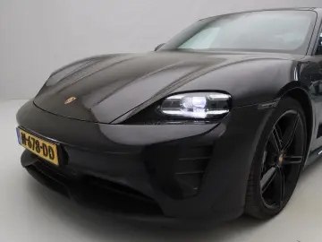 PORSCHE Taycan 4S Performance Plus 84kWh 563PK [ PANO CH