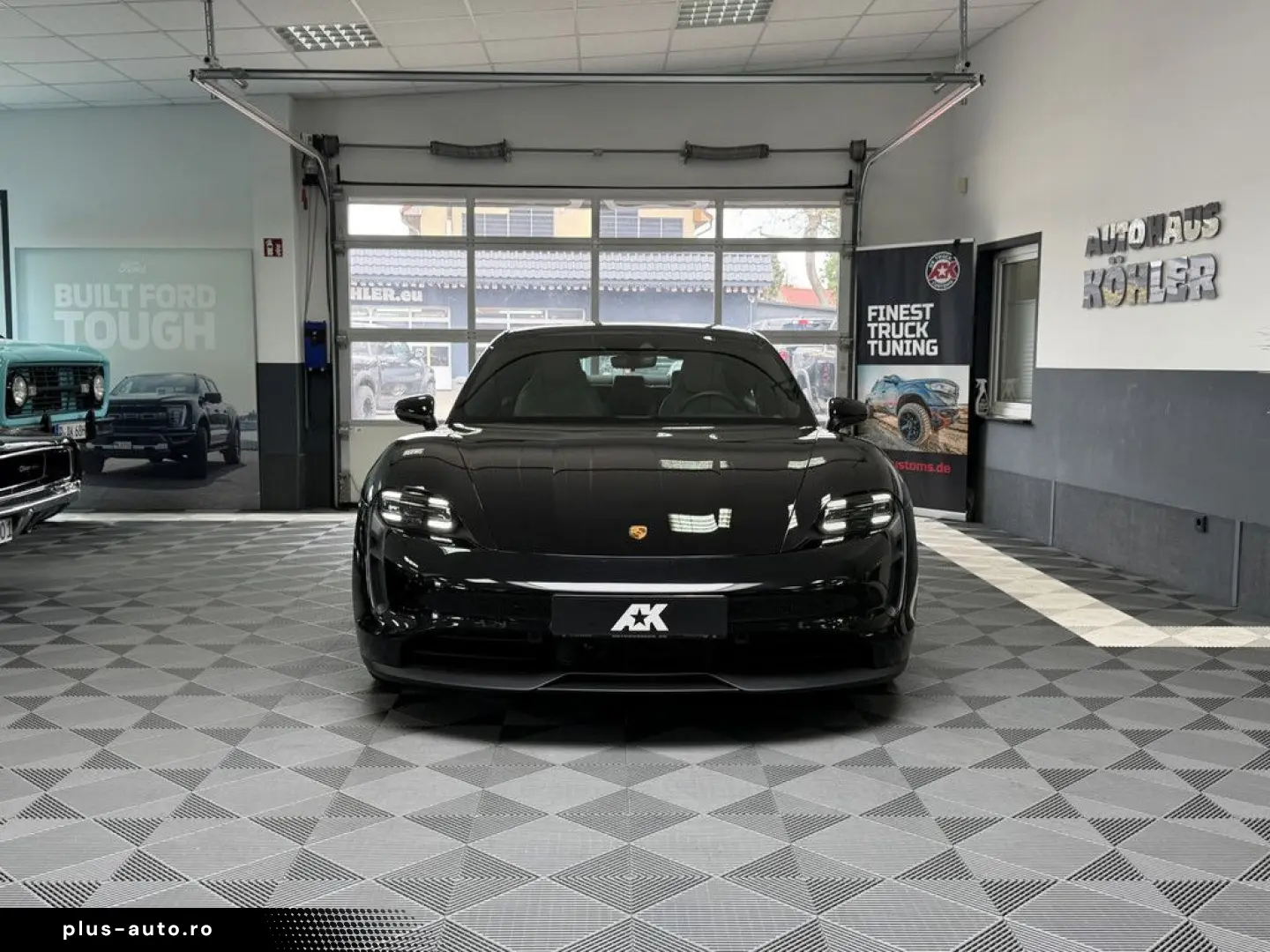 PORSCHE Taycan 2022 — imagine 3