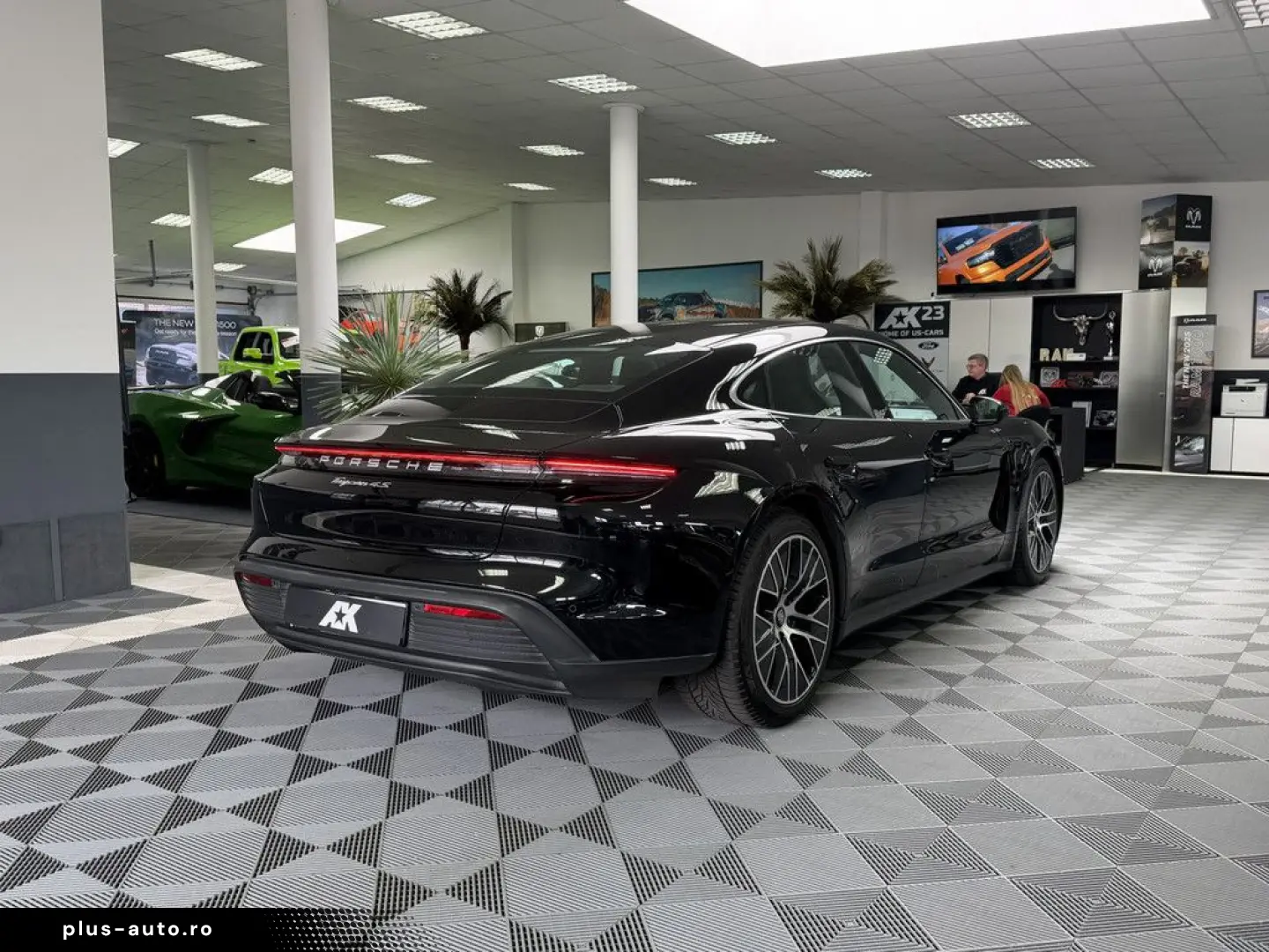 PORSCHE Taycan 2022 — imagine 8