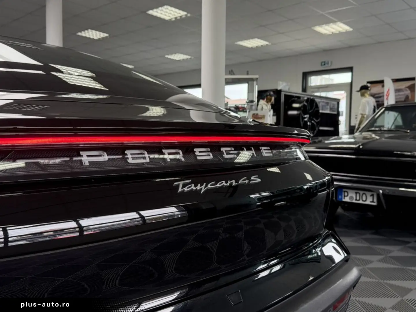 PORSCHE Taycan 2022 — imagine 10