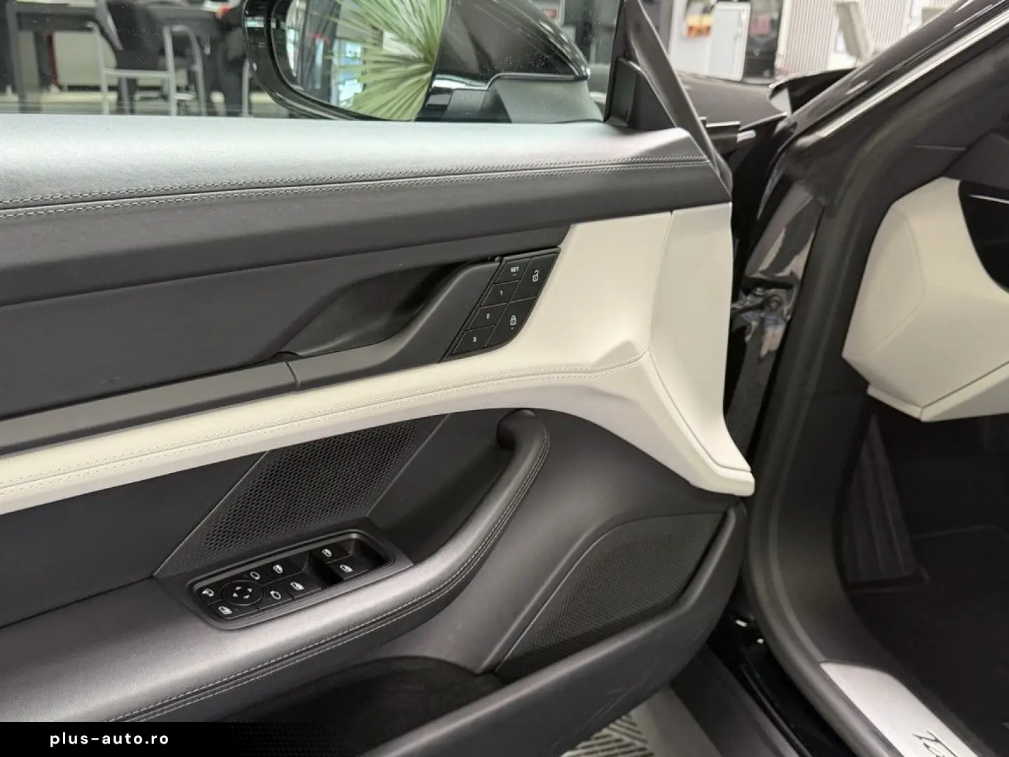 PORSCHE Taycan 2022 — imagine 11