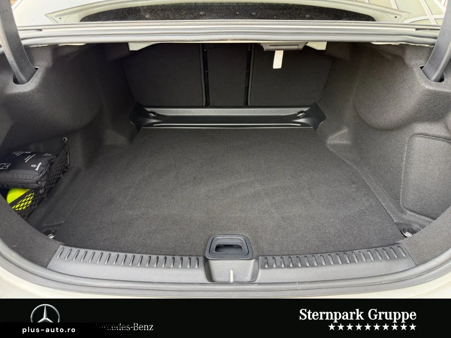MERCEDES-BENZ E 220 d AMG Distro Pano Night SUPER 36&hellip;