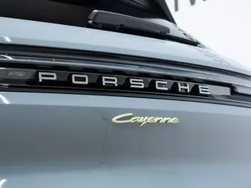 PORSCHE Cayenne E-Hybrid