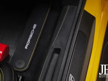 PORSCHE 992 GT3 RS Weissach 18-Wege PCCB Lift BOSE PTS