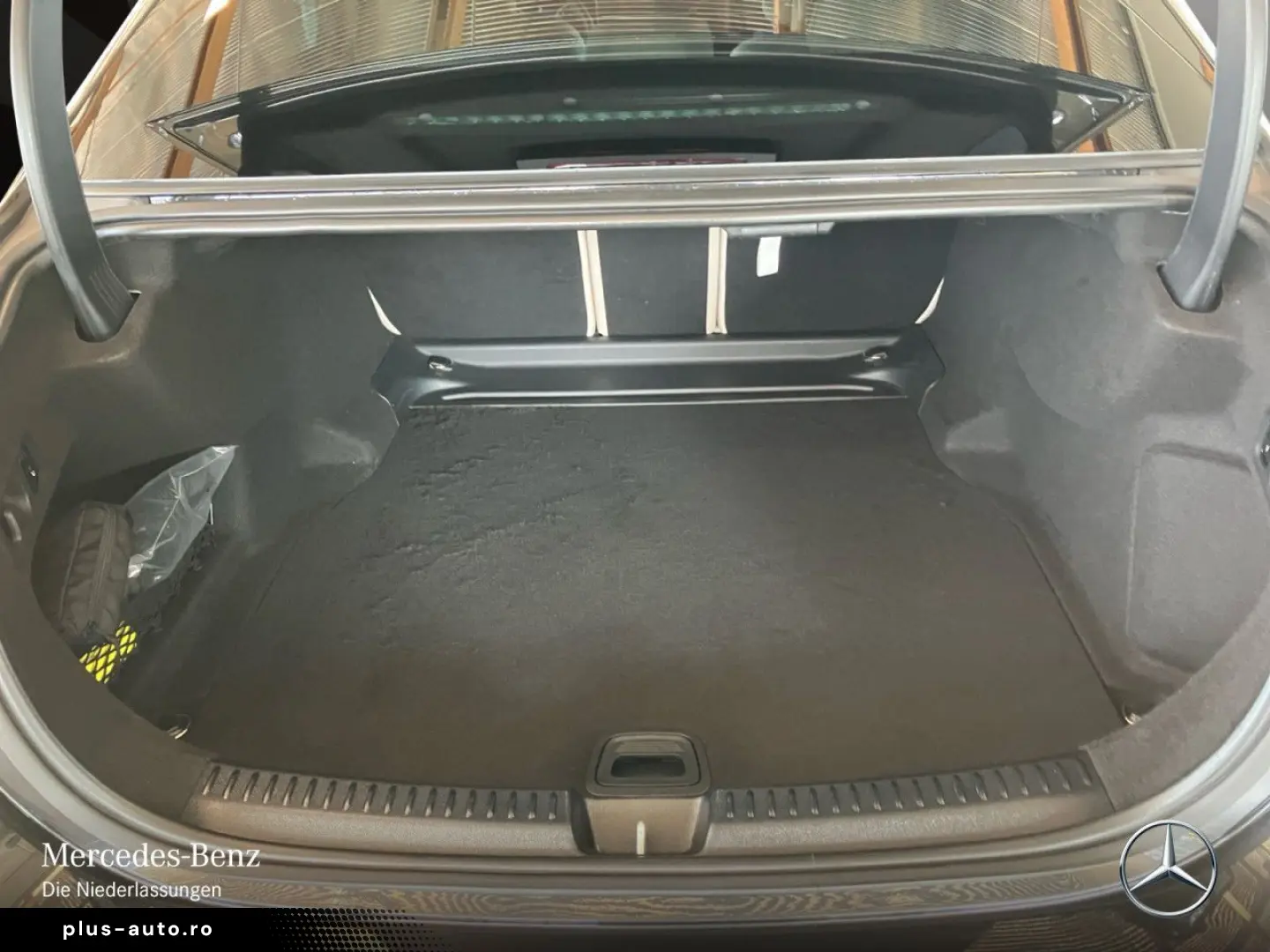 MERCEDES-BENZ E 220 d AMG Adv.  PANO NIGHT SUPERSCRE&hellip;