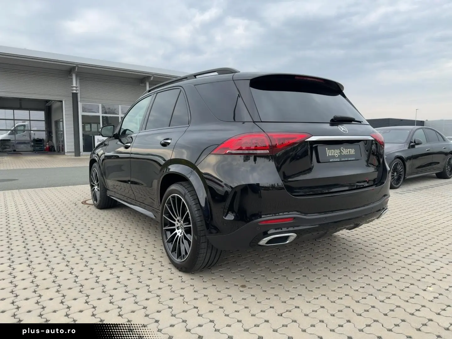 MERCEDES-BENZ GLE 400 d 4M AMG NIGHT AHK PANO BURMES&hellip;