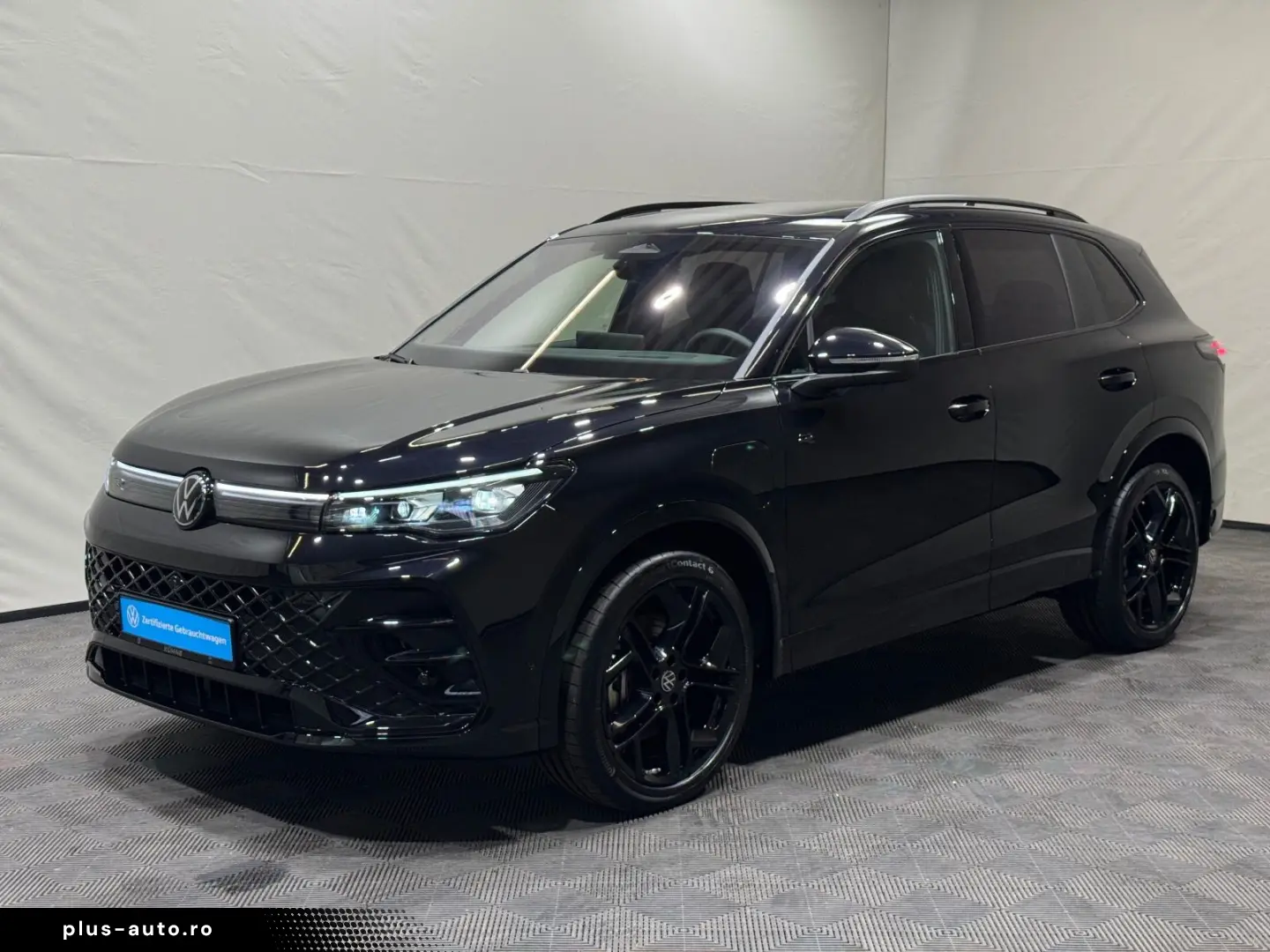 VW Tiguan R-Line 1.5 TSI eHybrid   MATRIX NAVI PANO