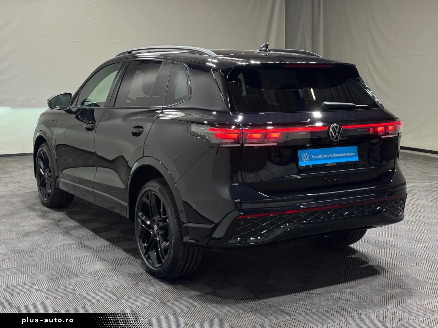 VW Tiguan R-Line 1.5 TSI eHybrid   MATRIX NAVI PANO