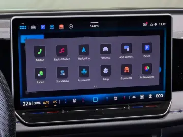 VW Tiguan R-Line 1.5 TSI eHybrid   MATRIX NAVI PANO