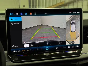 VW Tiguan R-Line 1.5 TSI eHybrid   MATRIX NAVI PANO