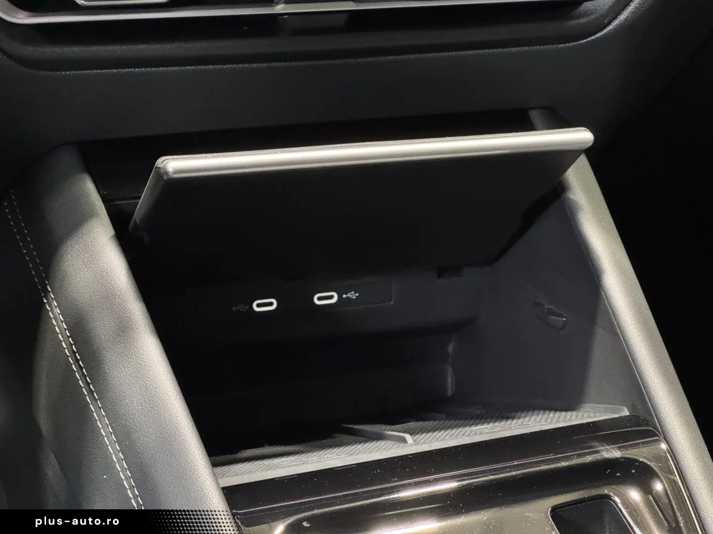 VW Tiguan R-Line 1.5 TSI eHybrid   MATRIX NAVI PANO