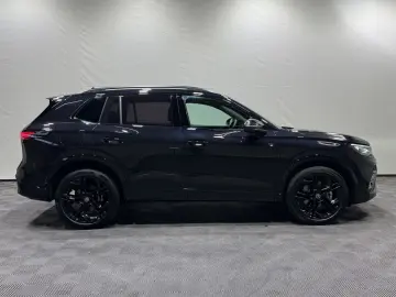 VW Tiguan R-Line 1.5 TSI eHybrid   MATRIX NAVI PANO
