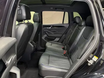 VW Tiguan R-Line 1.5 TSI eHybrid   MATRIX NAVI PANO