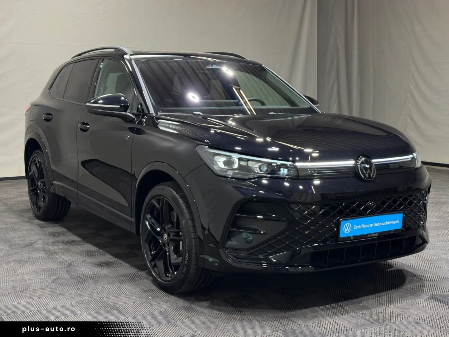 VW Tiguan R-Line 1.5 TSI eHybrid   MATRIX NAVI PANO
