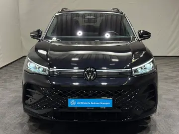 VW Tiguan R-Line 1.5 TSI eHybrid   MATRIX NAVI PANO